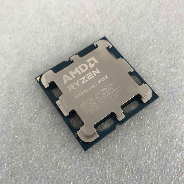 AMD 〔中古〕Ryzen7 9700X Bulk（中古保証1ヶ月間） | パソコン