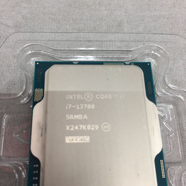 中古] Intel Core i7 13700 LGA1700 CPU BOX