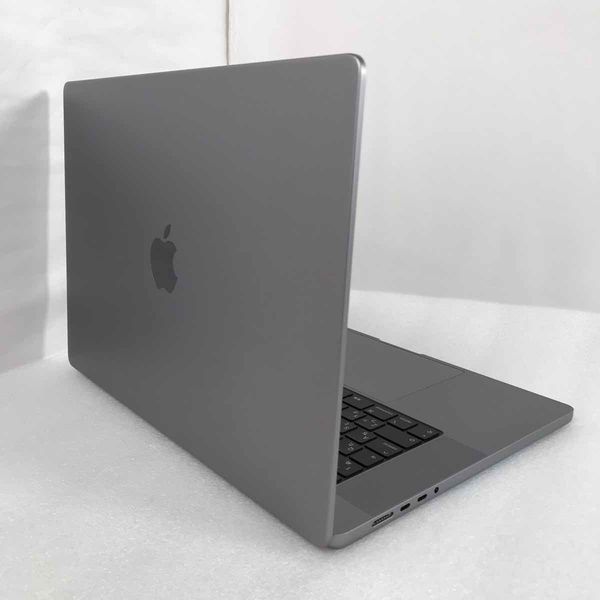 Apple MacBook Pro M2 ノートパソコン 13インチ 16GB 13インチMacBook Pro [整備済製品] 8コアCPUと10コアGPUを搭載した