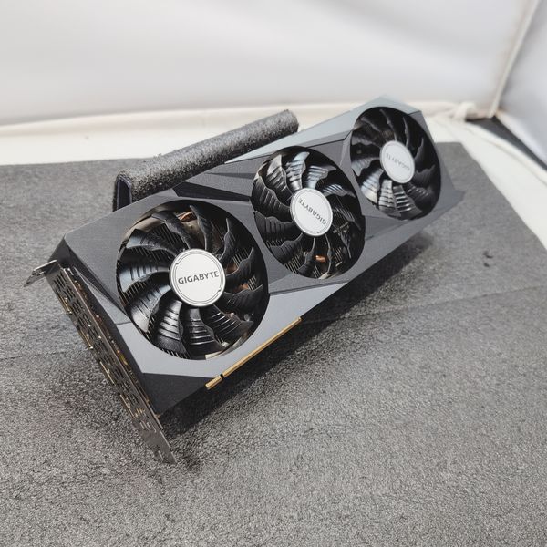 GIGABYTE RADEON6800 中古 GIGABYTE AMD Radeon RX 6800 XT GAMING OC 16GB GDDR6 Graphic