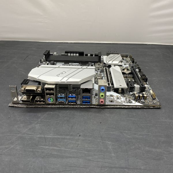【中古】ASRock B550 pro4 Amazon.com: ASRock B550 PRO4 Supports 3rd Gen AMD AM4 Ryzen