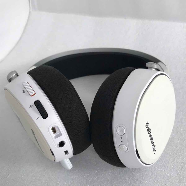 steelseries 〔中古〕Arctis Pro Wireless ホワイト(中古保証1 steelseries 〔中古〕Arctis Pro Wireless ホワイト(中古保証1