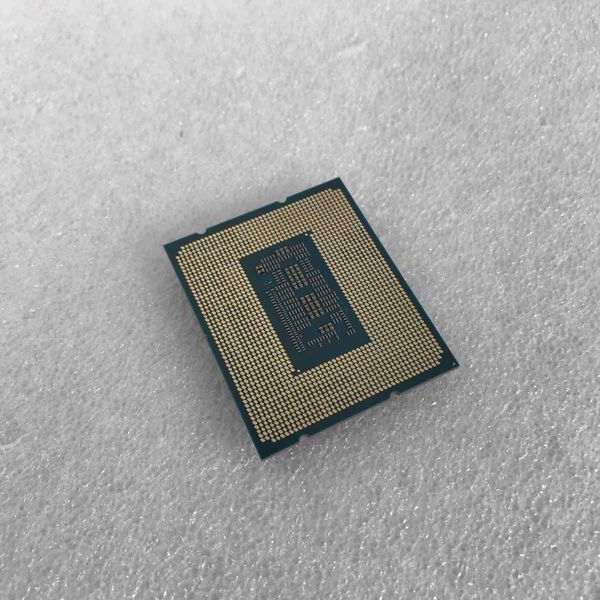 Intel 〔中古〕インテル® Core™ i7-12700 プロセッサー Bulk（中古保証