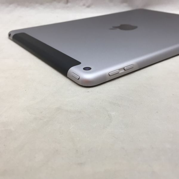 APPLE 〔中古〕iPad (第6世代) 32GB スペースグレイ MR6N2J/A docomo