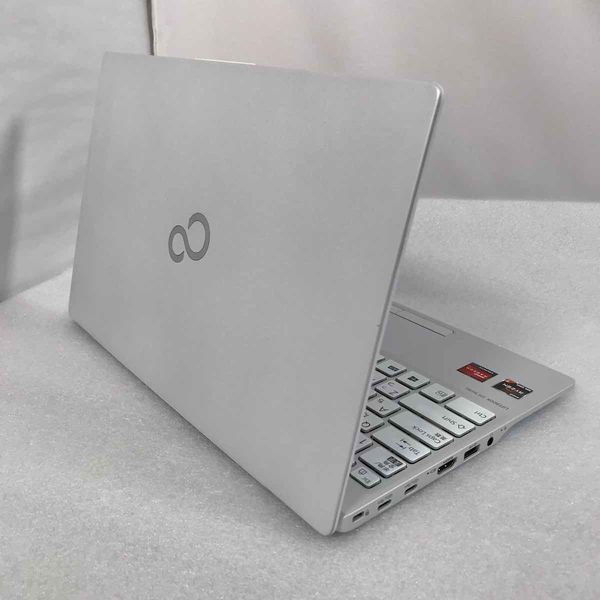 【中古品】FMVU75E3W FUJITSU 〔中古〕FMVU75E3W Ryzen 7 4700U/8GB LPDDR4/256GB SSD