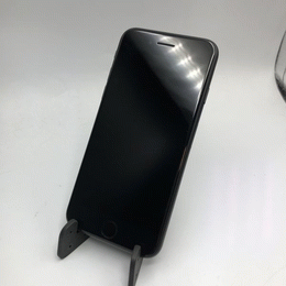 〔中古〕iPhoneSE(第2世代) 128GB ブラック MXD02J/A au対応端末 SIMロック解除品(中古保証1ヶ月間)