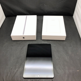 〔中古〕iPad (第9世代) 256GB スペースグレイ MK4E3J/A au(中古保証3ヶ月間)