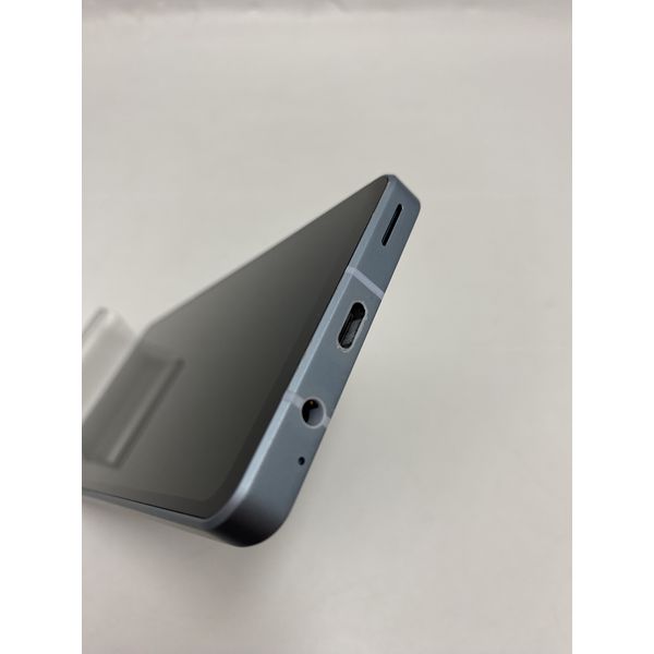 SHARP 〔中古〕AQUOS sense7 SHG10SLA ブルー auSIMロック解除品