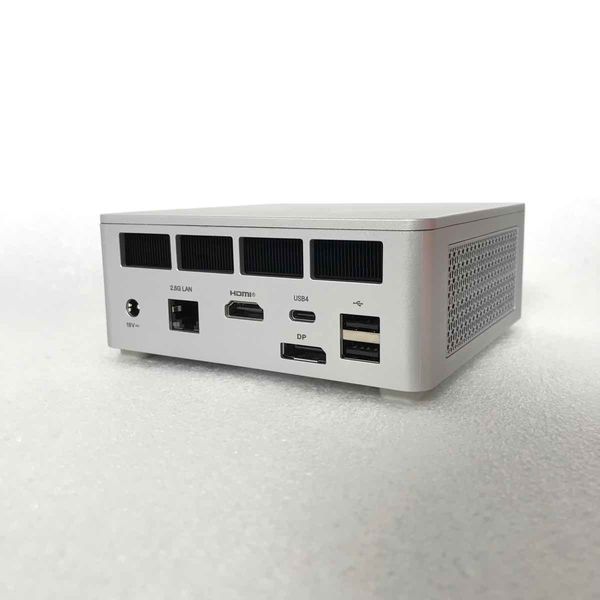 MINISFORUM 〔中古〕Minisforum UM870 Slim Ryzen 7 8745H/32GB DDR5