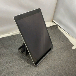 〔中古〕iPad (第9世代) 64GB シルバー MK493J/A au(中古保証3ヶ月間)