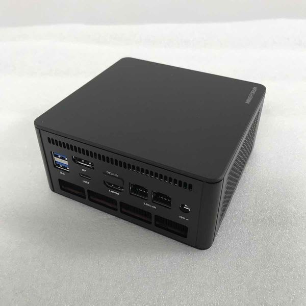 本日まで値下げ中!超美品　MINISFORUM Core-i7 32GB 1TB MINISFORUM、「Core i7-13620H」を搭載した高性能ミニPC