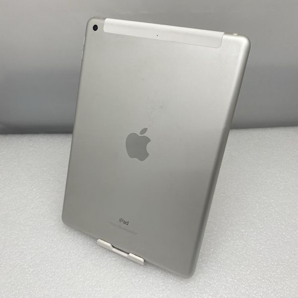 APPLE 〔中古〕iPad (第6世代) 32GB シルバー MR6P2J/A au SIM