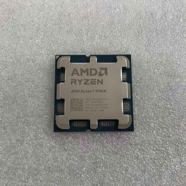 AMD 〔中古〕Ryzen7 9700X Bulk（中古保証1ヶ月間） | パソコン