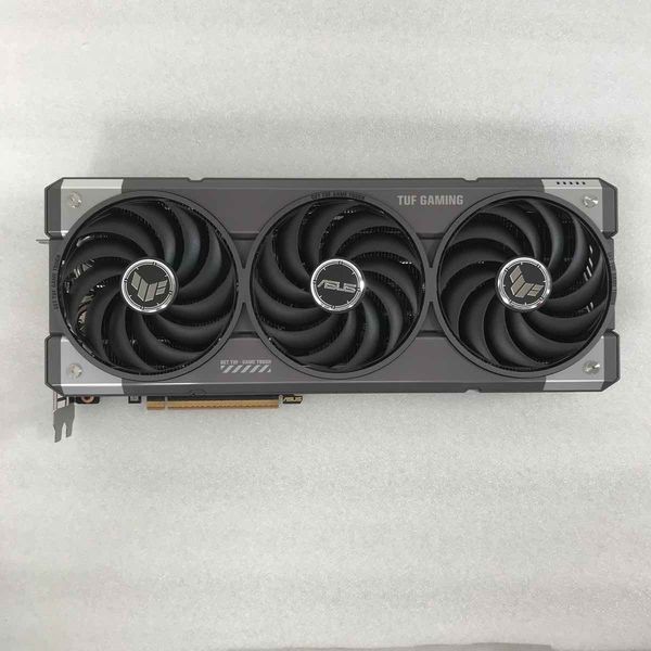 ASUS Radeon RX 9070 XT 16GB OC 中古美品 ASUS Radeon RX 9070 XT TUF OC - 16GB GDDR6 RAM - Karta graficzna