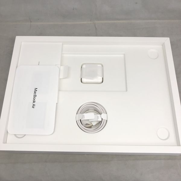 MacBook Air スターライト ［MRYR3J/A］ 展示美品 Apple MacBook Air 15.3インチ MRYR3J/A [スターライト]/Apple