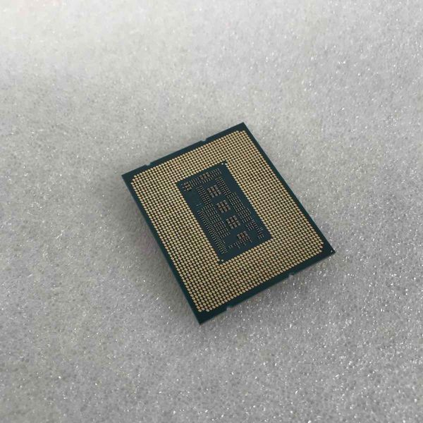 Intel 〔中古〕インテル® Core™ i7 プロセッサー -14700 BOX
