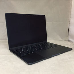 〔中古〕MacBook Air (13・M4・2025) Apple M4 10コア/16GB/512GB SSD/CPU内蔵 10コア(中古保証3ヶ月間)