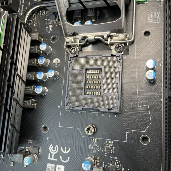 【ひーたん】LGA 1151マザーボード「C7Z270-CG」未使用品 C7Z270-CG-L | SuperO マザーボード Intel Z270チップセット