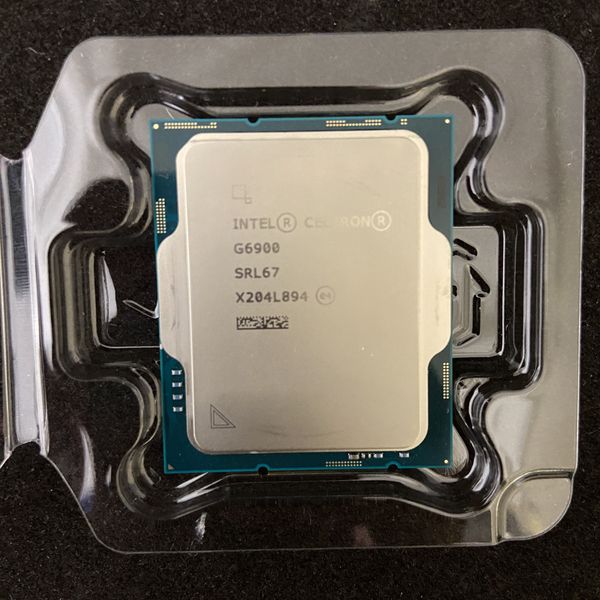 【中古】intel CELERON G6900 中古】Celeron G6900 〔3.4GHz／LGA 1700〕 [2133044257821