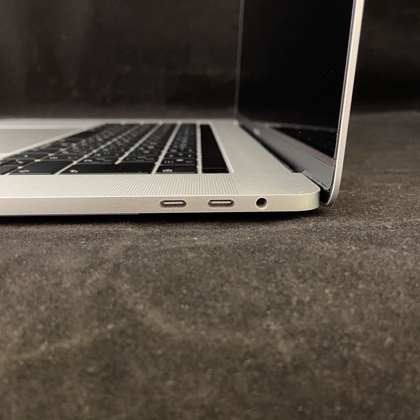 MacBook Pro 2018 15-inch シルバー 中古 楽天市場】macbook pro 15 中古 2018の通販