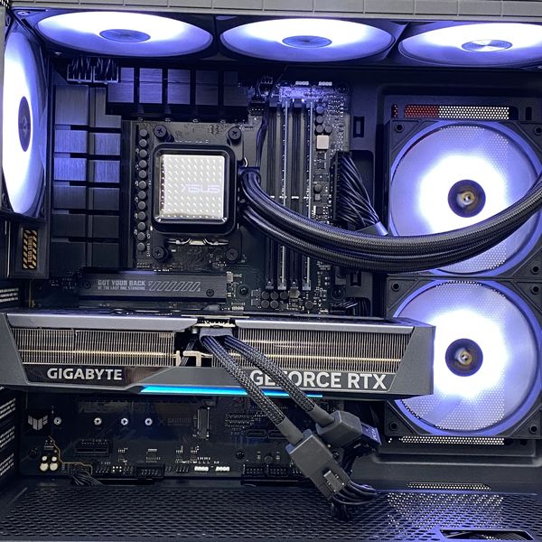 ノーブランド 〔中古〕自作PC Ryzen 7 9800X3D 4.7GHz/32GB/512GB(NMVe