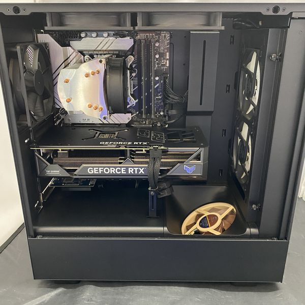 ノーブランド 〔中古〕自作PC(i7-13700F RTX4070Ti) インテル® Core