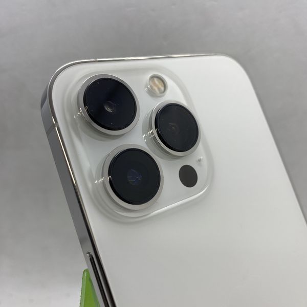 APPLE 〔中古〕iPhone13Pro 256GB シルバー NLUP3J/A docomo対応（中古