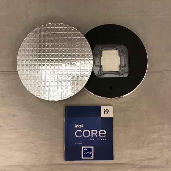 Intel 〔中古〕インテル® Core™ i9-13900K プロセッサー BOX（中古保証