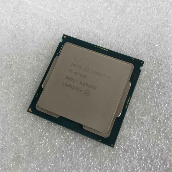 Intel 〔中古〕インテル® Core™ i7 プロセッサー -9700K Bulk（中古