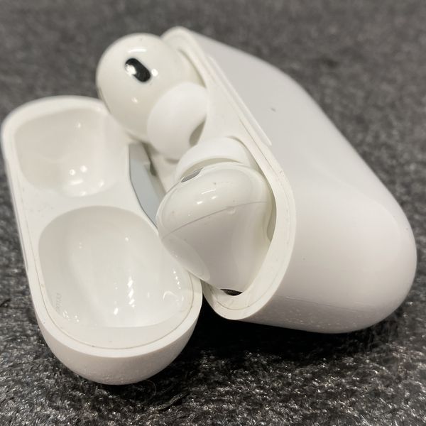 APPLE 〔中古〕AirPods Pro 第2世代 MTJV3J/A（中古保証1ヶ月間