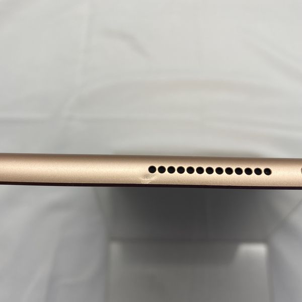 アップル iPad 第5世代 WiFi 32GB ゴールド　中古 iPad 第五世代 本体 中古 整備済み品 32GB 128GB ゴールド シルバー