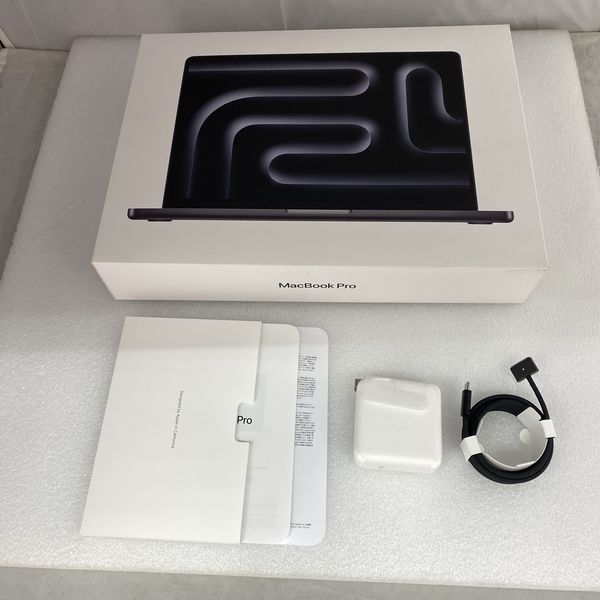 APPLE 〔中古〕MacBook Pro (14-inch・M5・2025) MDE04J/Aスペース