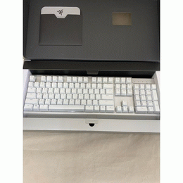 APPLE 〔中古〕Magic Trackpad MK2D3ZA/A ホワイト（中古保証1ヶ月間