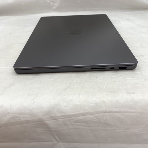 APPLE 〔中古〕MacBook Pro (14-inch・M5・2025) MDE34J/Aスペース