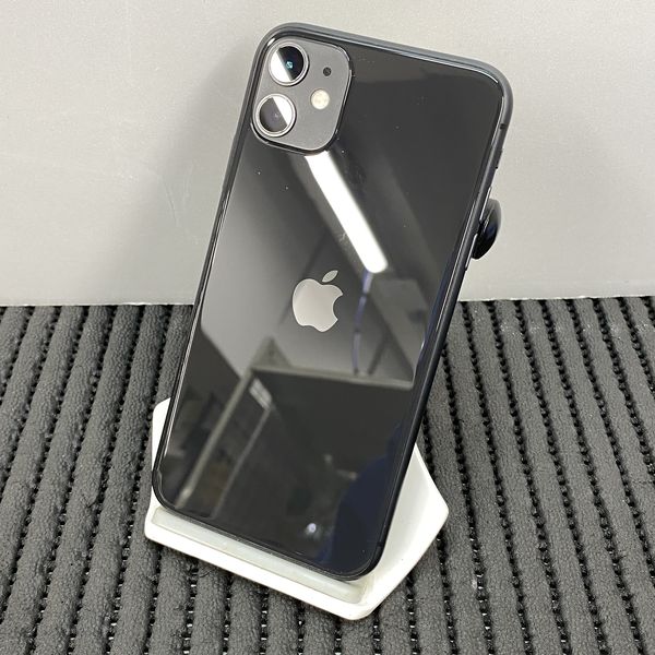 APPLE 〔中古〕iPhone11 64GB ブラック MHDA3J/A docomo対応 SIMロック