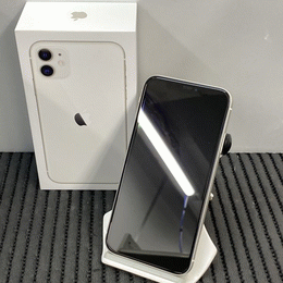 APPLE 〔中古〕iPhone11 64GB ブラック MHDA3J/A docomo対応 SIMロック