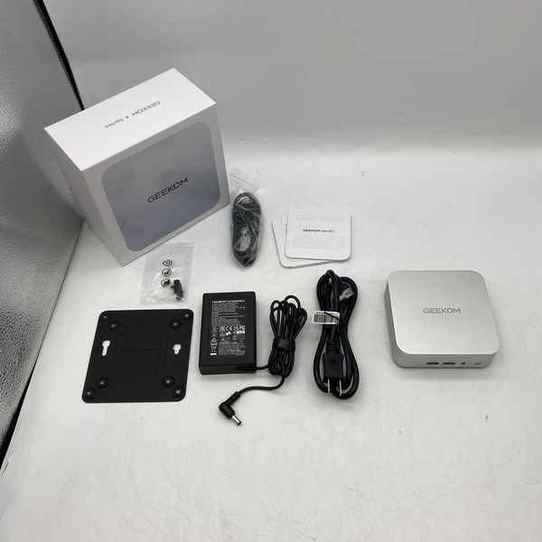 ノーブランド 〔中古〕GEEKOM A6 miniPC Ryzen 7 6800H/16GB(DDR5 SO ノーブランド 〔中古〕GEEKOM A6 miniPC Ryzen 7 6800H/16GB(DDR5 SO
