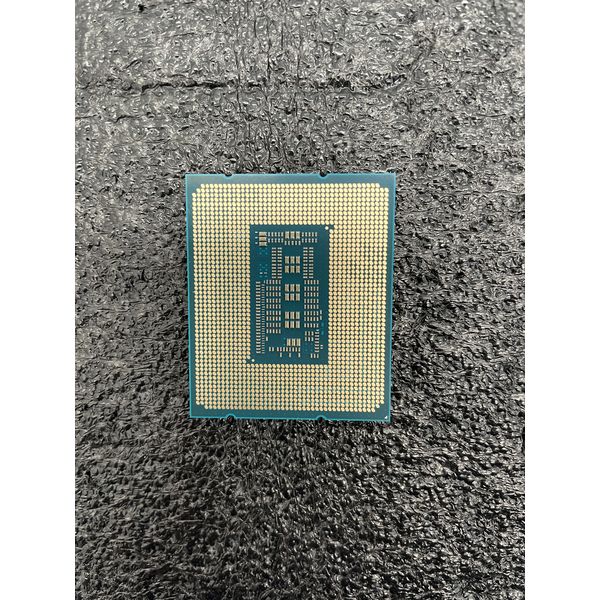 Intel 〔中古〕インテル® Core™ i7-13700K プロセッサー BOX（中古保証