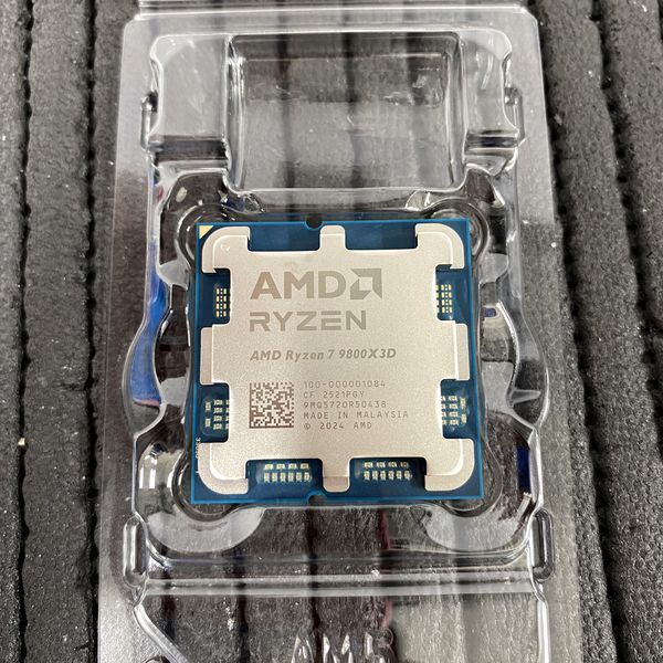 Ryzen 7 9800X3D 新品未使用 動作保証 新品未開封】Ryzen 7 9800X3D おまけ付き 13 8w/mk高性能グリス2g