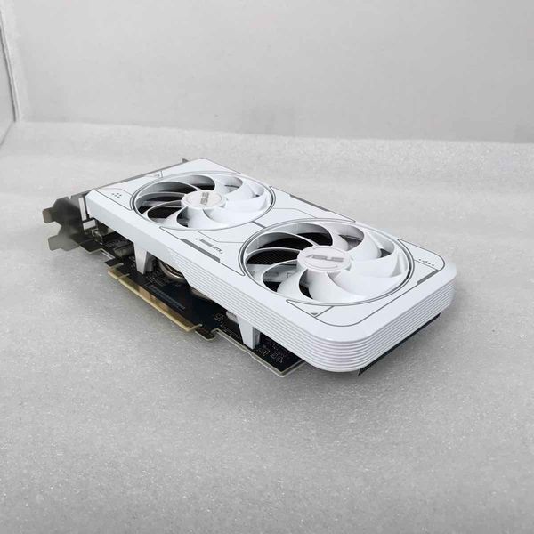 中古 ASUS GEFORCE RTX 3060Ti 8G デュアルファン GDDR6Xメモリ版のGeForce RTX 3060 TiがASUSから、白色クーラー採用