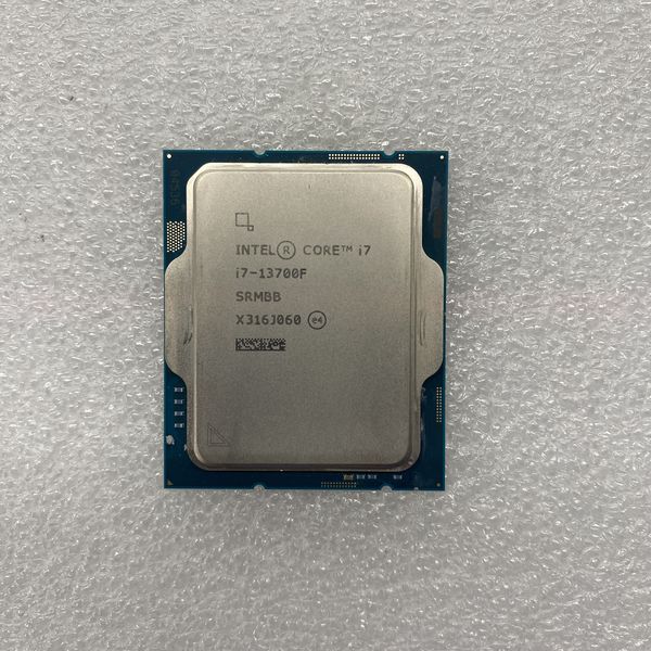 Intel 〔中古〕インテル® Core™ i7-13700F プロセッサー Bulk（中古 