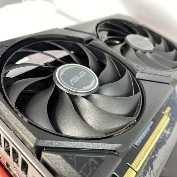 【中古】ASUS Radeon RX9060XT OC 16GB ASUS 〔中古〕Radeon RX 9060 XT DUAL-RX9060XT-16G（中古保証1ヶ月間