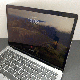 APPLE 〔中古〕MacBook Air 13.6-inch Mid-2022 MLY13J/A スターライト