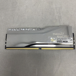 ノーブランド 〔中古〕デスクトップ用メモリ DDR5-4800 16GB（中古1