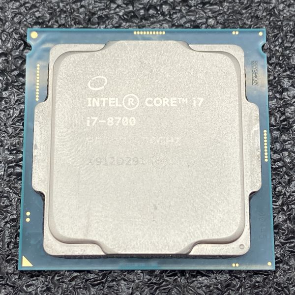 Intel 〔中古〕インテル® Core™ i7 プロセッサー 8700 Bulk（中古保証1
