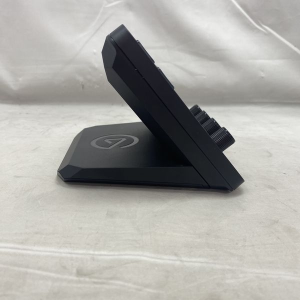 Elgato 〔中古〕STREAM DECK + 10GBD9901-JP（中古保証1ヶ月間