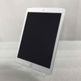 APPLE 〔中古〕iPad 第5世代 128GB シルバー MP2J2J／A Wi-Fi（中古1
