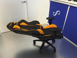 AKRacing27