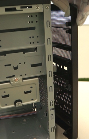 PCケースへの各パーツ組み付け準備05