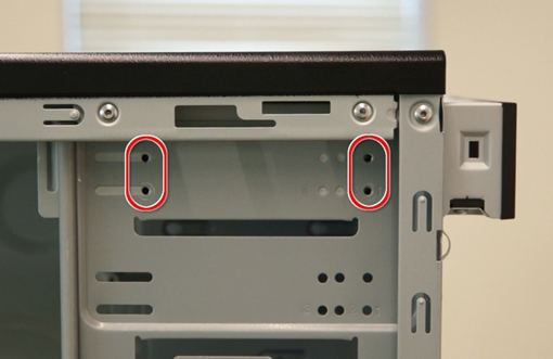本体ケースに光学ドライブを取り付ける01